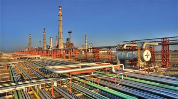 Iran discusses investment in foreign refineries