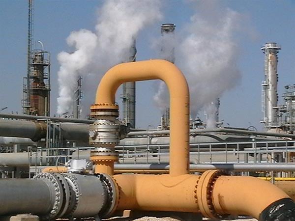 Iran negotiating to take stake in refineries abroad