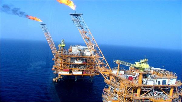 Iran in talks to develop largest oilfield