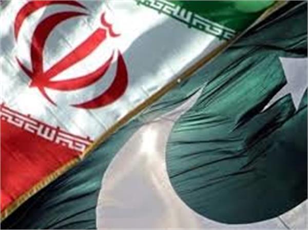 Pakistani business delegation enters Iran